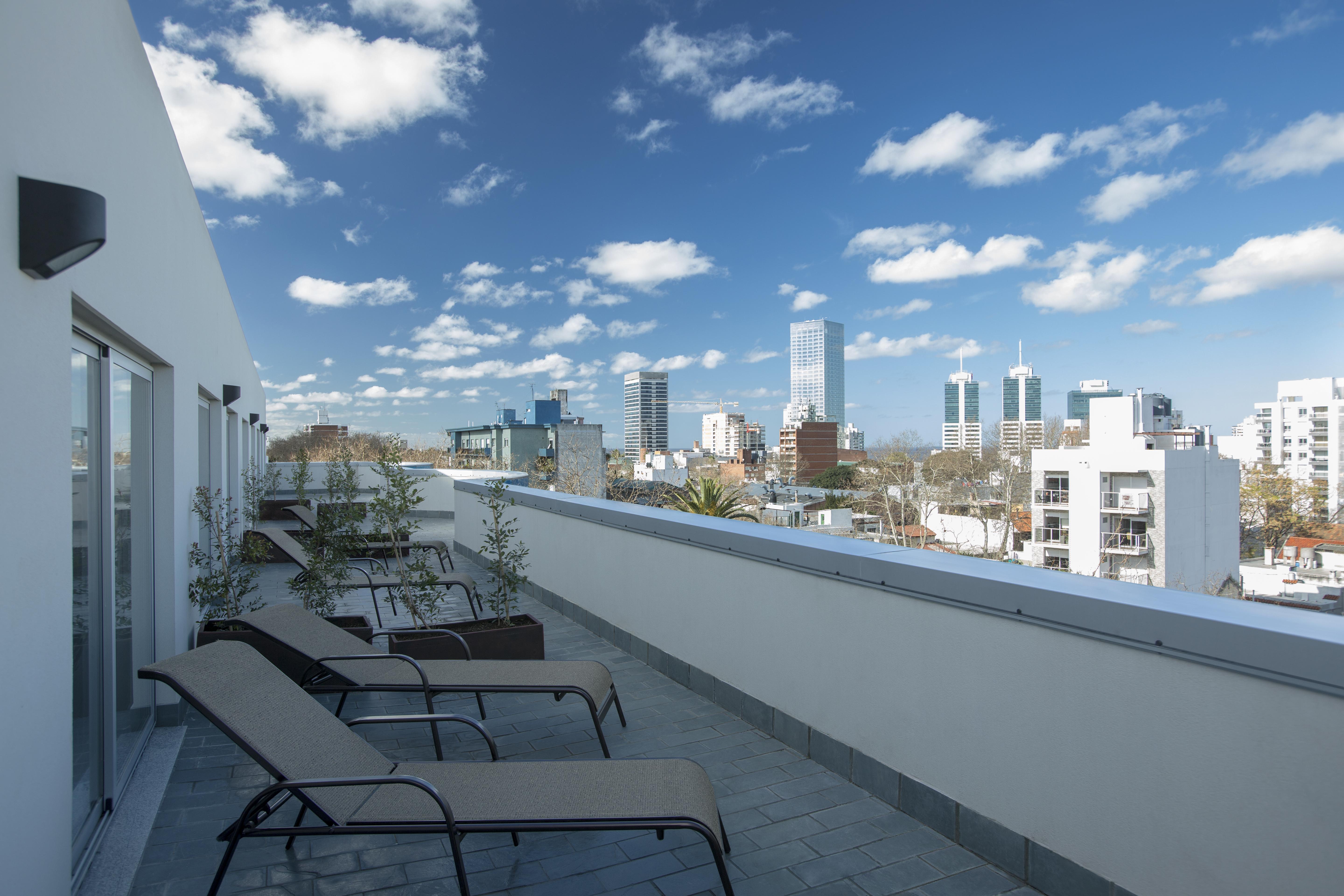 Regency Way Montevideo Hotel Экстерьер фото