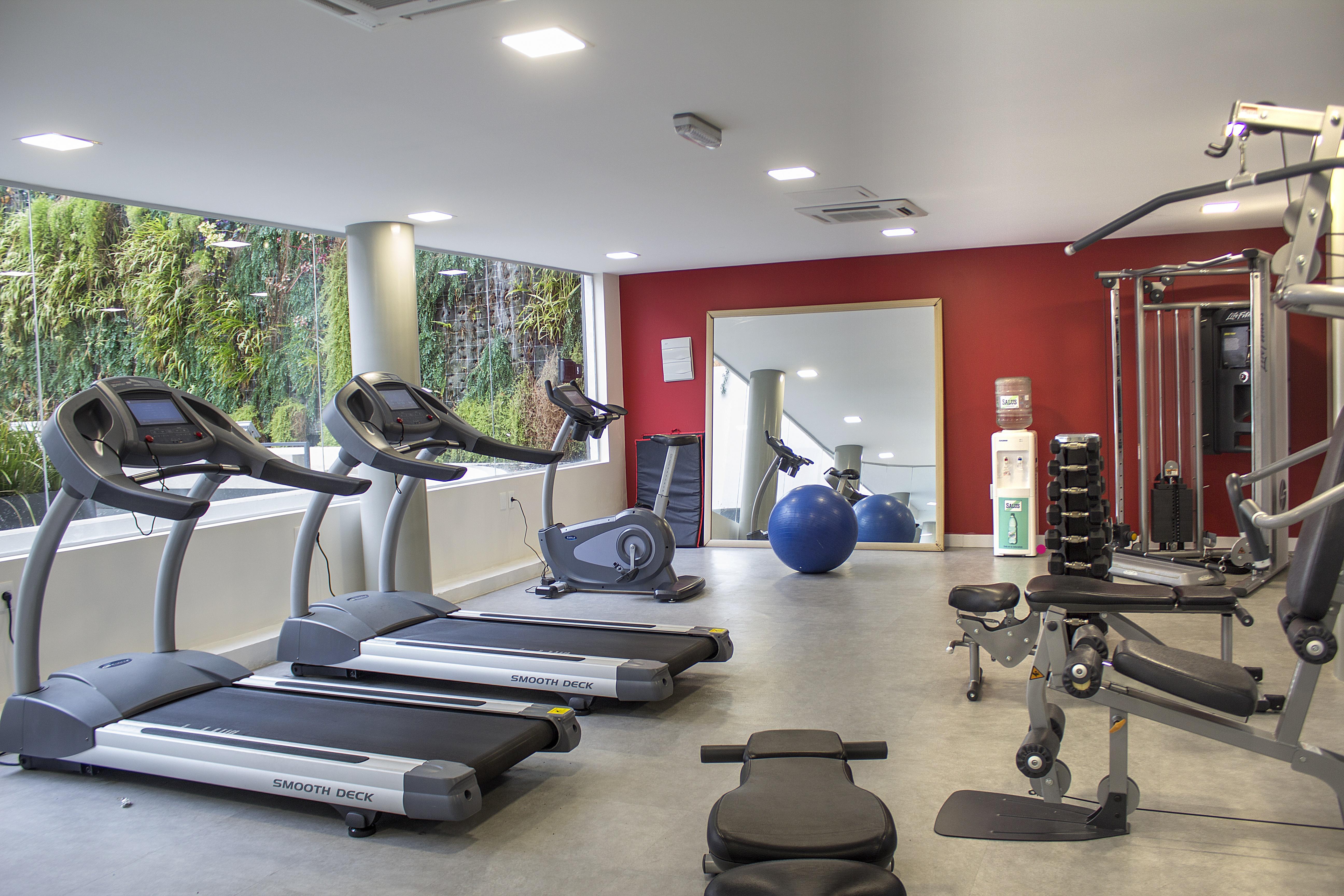 Regency Way Montevideo Hotel Экстерьер фото