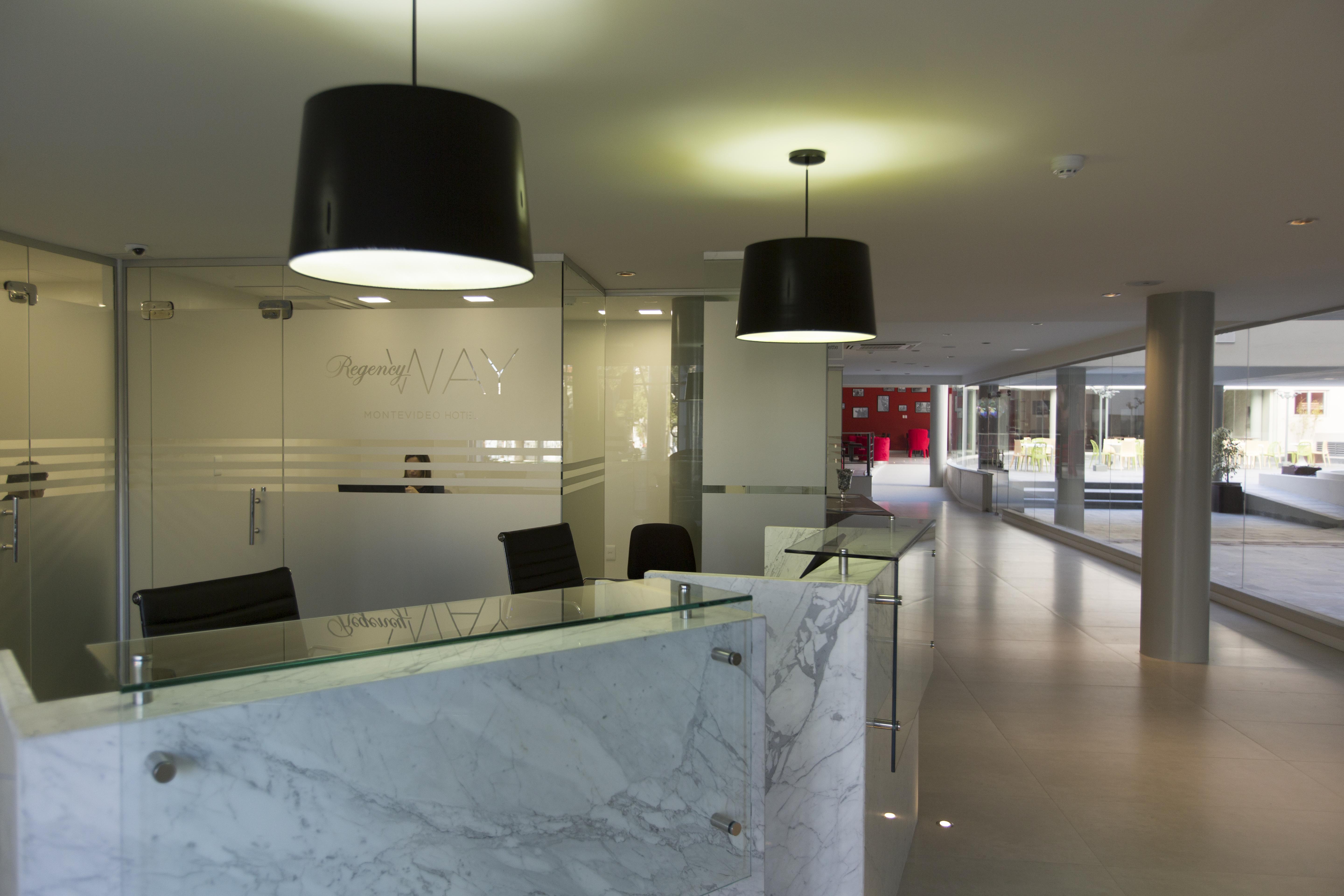 Regency Way Montevideo Hotel Экстерьер фото