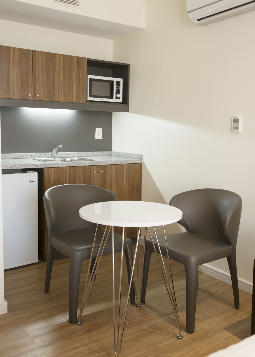 Regency Way Montevideo Hotel Экстерьер фото