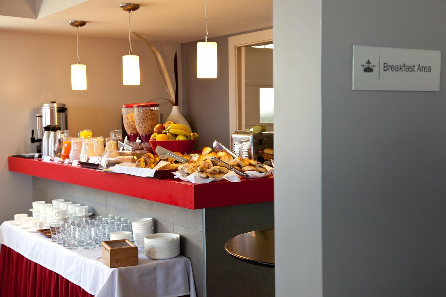 Regency Way Montevideo Hotel Экстерьер фото